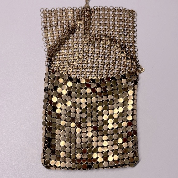 Vintage 70’s Gold Mesh Coin Purse Necklace - Picture 5 of 15